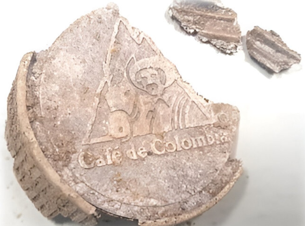 Una de nuestras investigaciones más prometedoras fue el desarrollo con avoplast, una resina basada en biopolímeros provenientes de la semilla de aguacate.